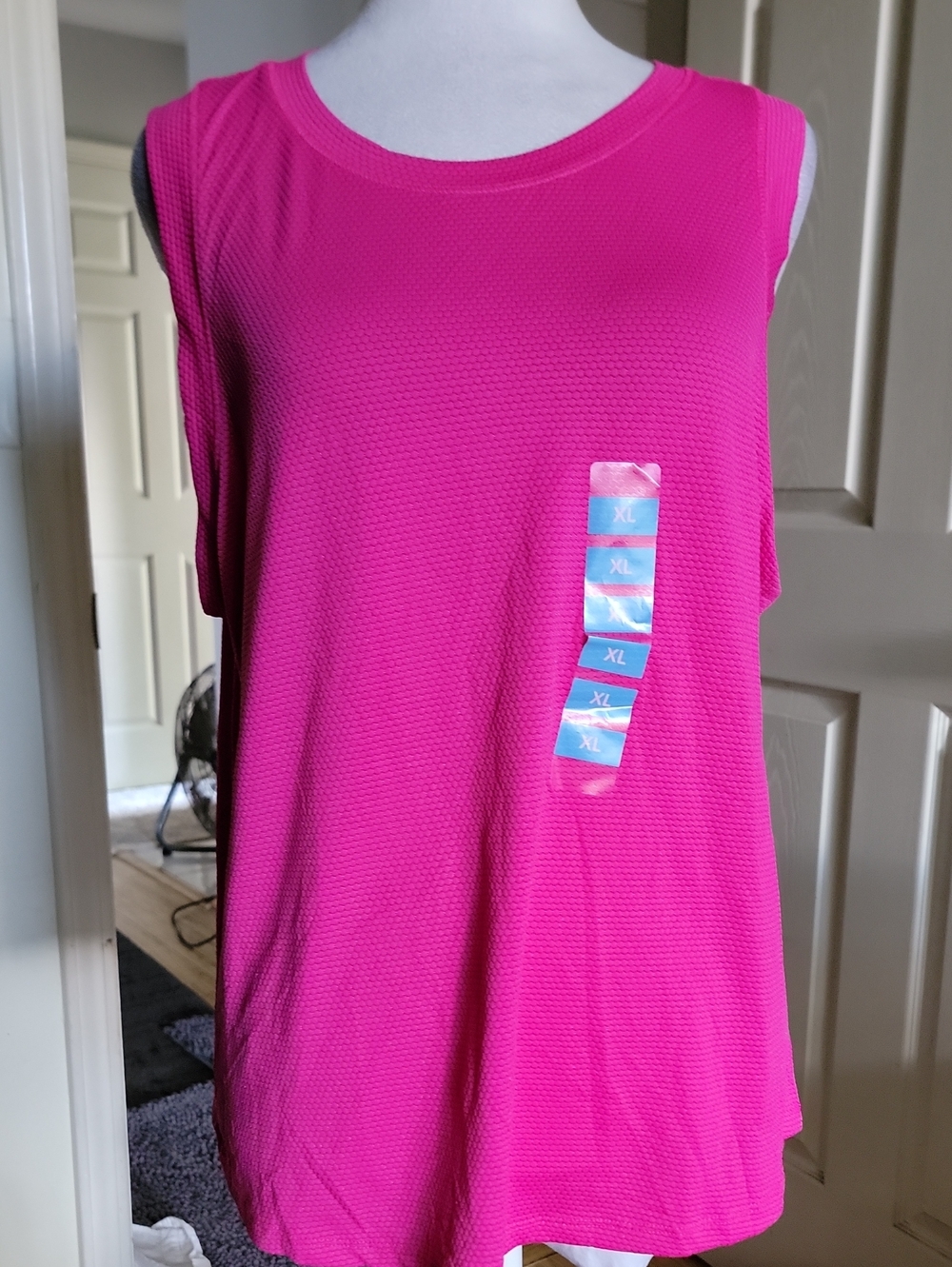 Bright Pink Sleeveless Women's Tank Top - Rbx